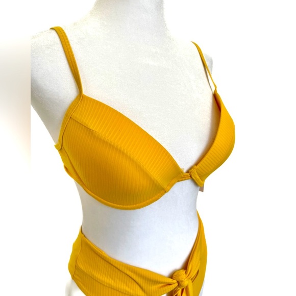 🤩NEW BIKINI - YMI underwire bra bikini top and cheeky bottom & ribbed - Picture 4 of 11